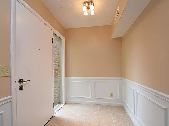 2nd image of 28 Woodcrest Dr