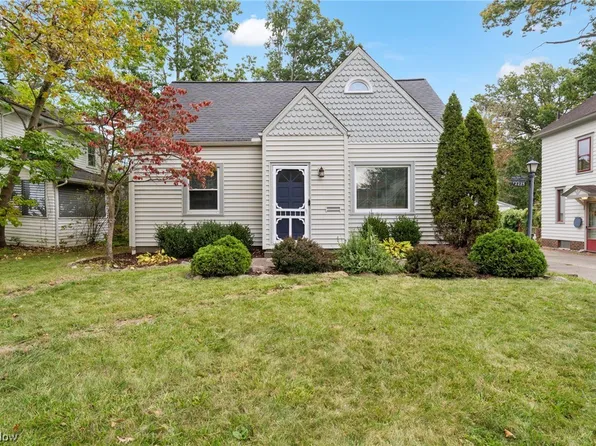 2225 16th St, Cuyahoga Falls, OH 44223