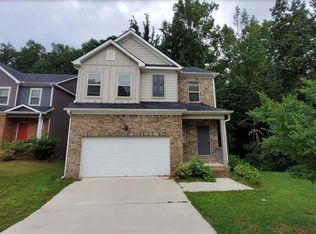 335 Valley View Dr, Fairburn, GA 30213