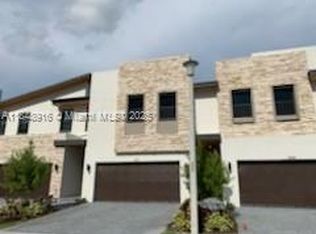 8109 NW 105th Ave, Doral, FL 33178