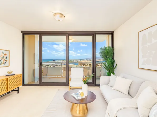 600 Queen St APT 2103, Honolulu, HI 96813