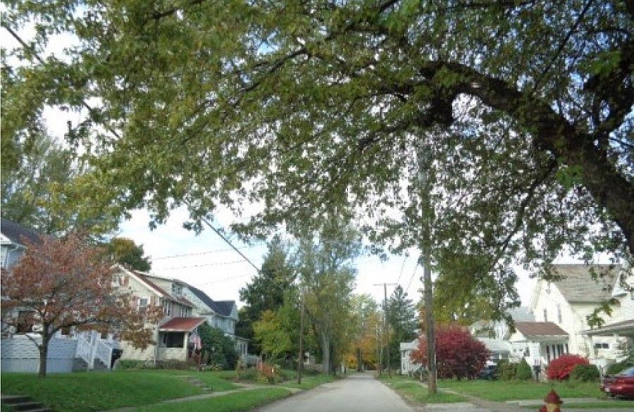 2nd image of 1931 E 39th St
