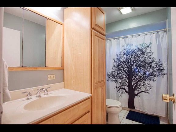 5th image of 910 S Norbury Ave