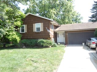 629 Armitage Ave, Glendale Heights, IL 60139