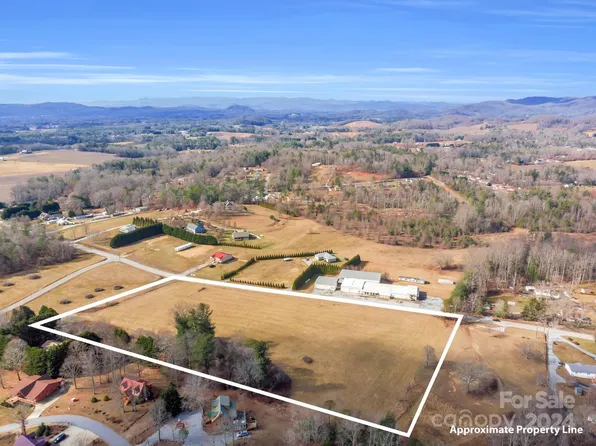 53 Owensby Rd, Hendersonville, NC 28792