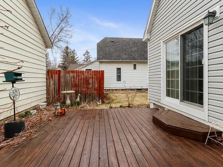 514 Franklin Ave — Photo 4