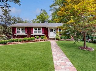 14 Lakeview Dr, Putnam Valley, NY 10579