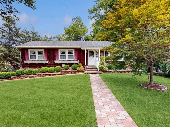 14 Lakeview Drive, Putnam Valley, NY 10579