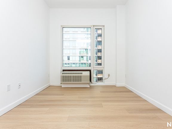 5th image of 26-04 Jackson Ave #5D