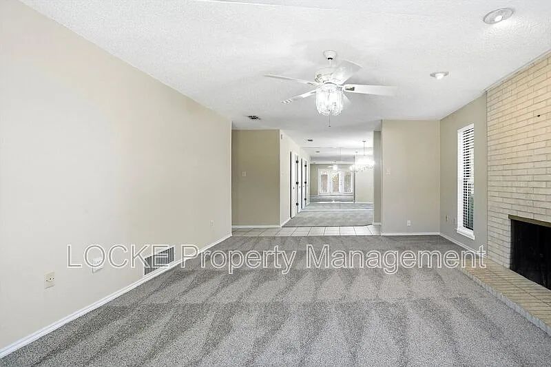 3 bed, 2.0 bath, 1846 sqft, $2,195 — Photo 3