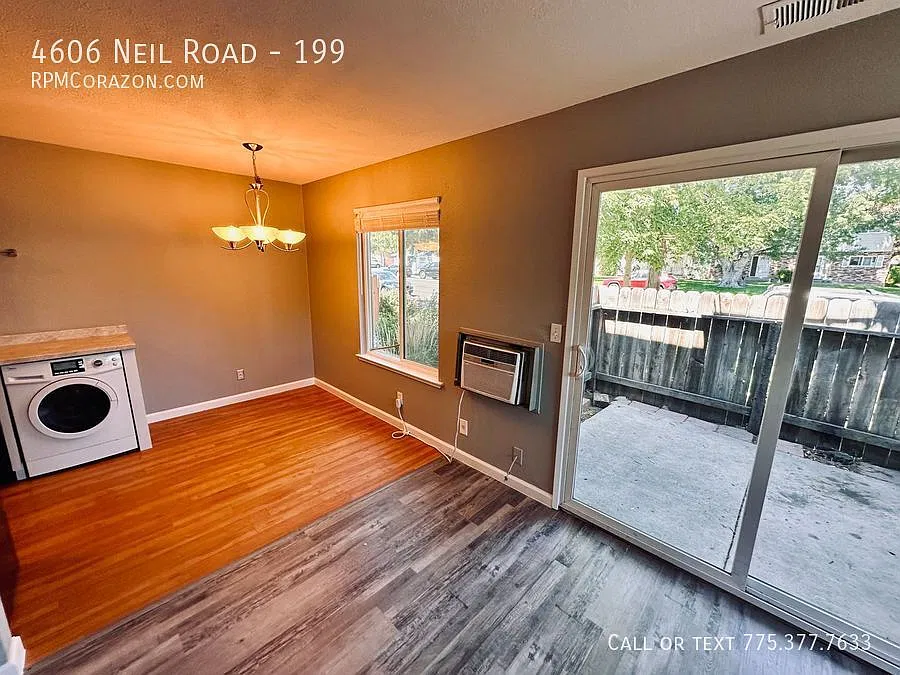 Newly renovated 1 bed 1 bath apt (new LVP and paint) New washer/dryer combo! — Photo 3