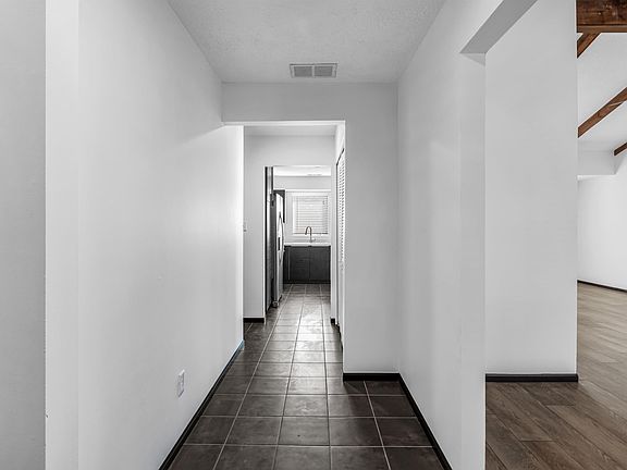 5th image of 6124 Millhollow Ln