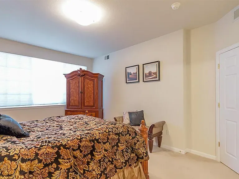 2 bed, 1234 sqft, $2,480 — Photo 3