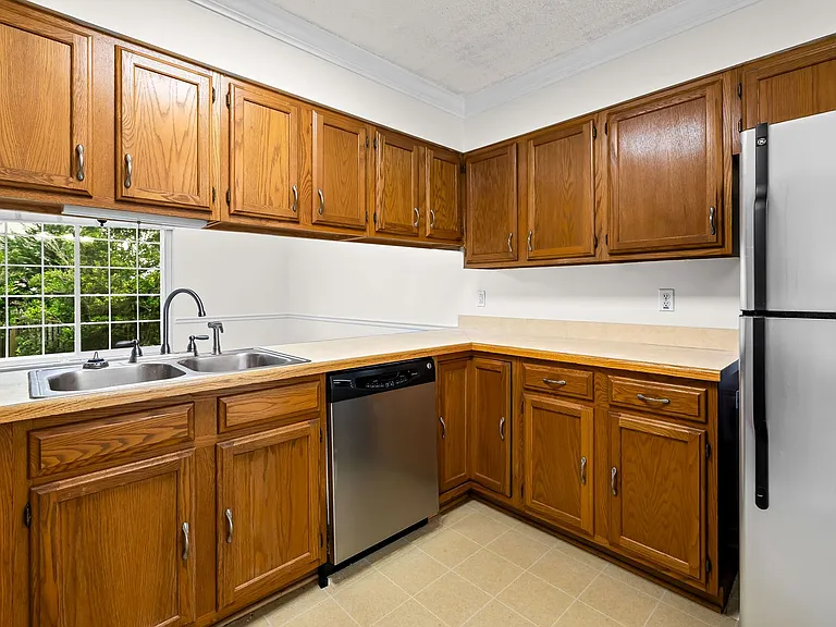 8807 Ryegate Dr — Photo 21
