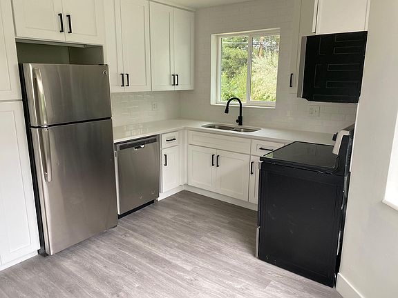 All of the kitchen cabinets are brand new.