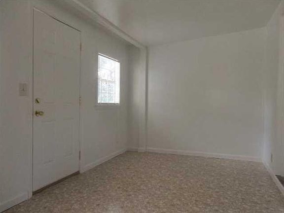 4th image of 2857 Alabama Dr