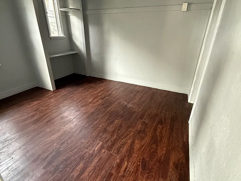 1211 E 71st St #A — Photo 4