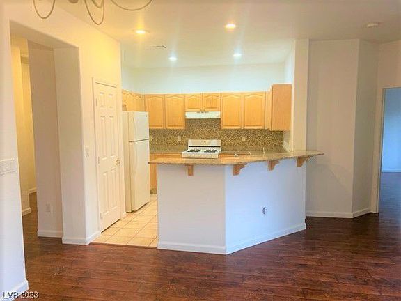 5th image of 258 Rolling Springs Dr