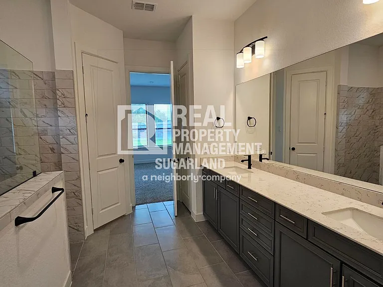 1414 Emma Lake Dr — Photo 59