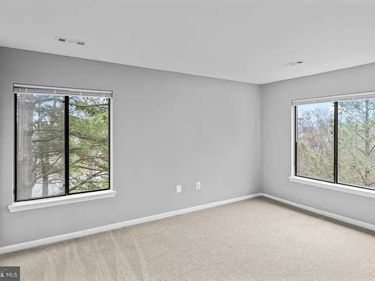 9553 Battery Heights Blvd #402 — Photo 21