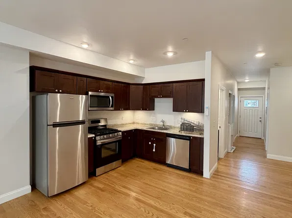 80 Pleasant St #1, Worcester, MA 01609