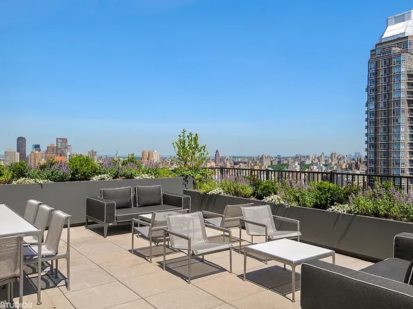 200 East 62nd Street image 8 of 11