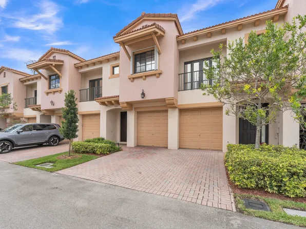 6077 Grand Cypress Circle W, Coconut Creek, FL 33073