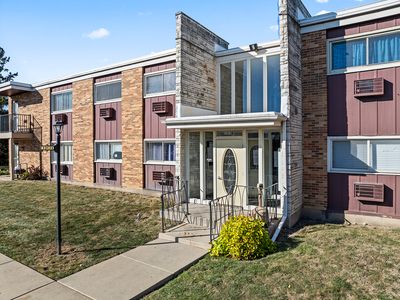 1313B S Rebecca Rd APT 212, Lombard, IL, 60148