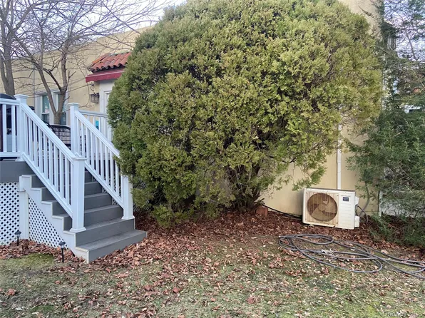 237 W Walnut Street, Long Beach, NY 11561