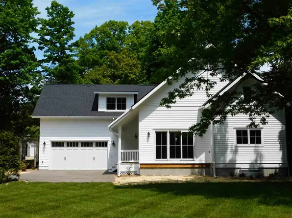 558 E Lake St #1, Harbor Springs, MI 49740