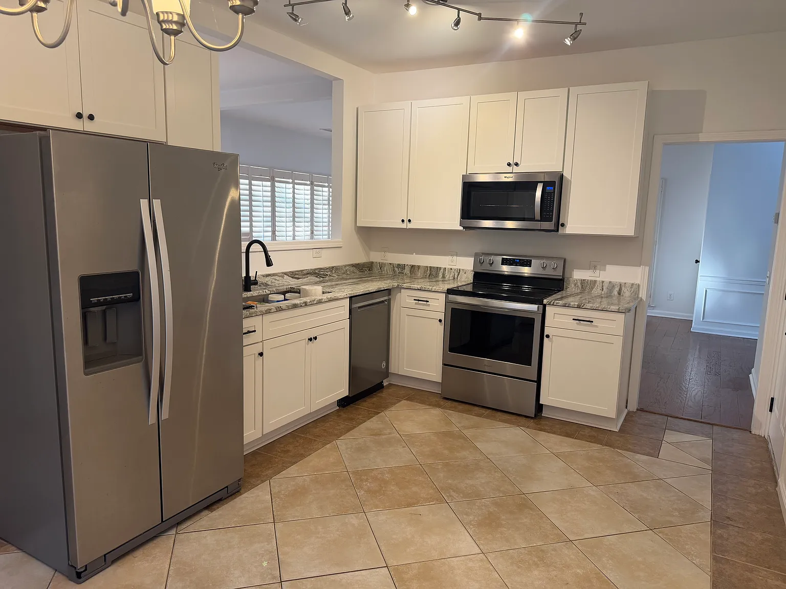 3 bed, 2.5 bath, 1980 sqft, $2,250 — Photo 4