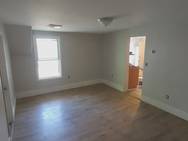 Floor 2 — Photo 17