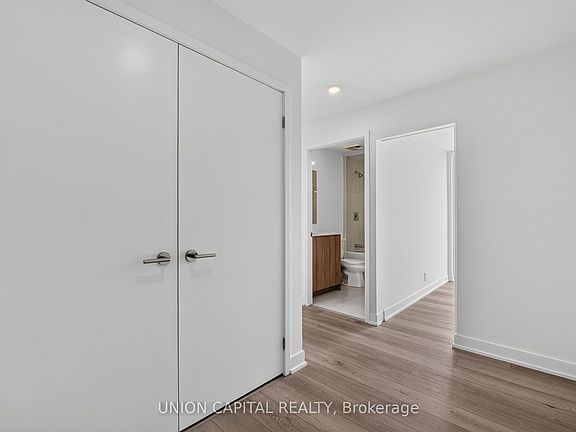 3rd image of 1660 Bloor St W #910