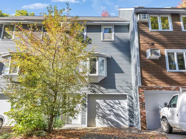 46 Valley West Way, Manchester, NH 03102