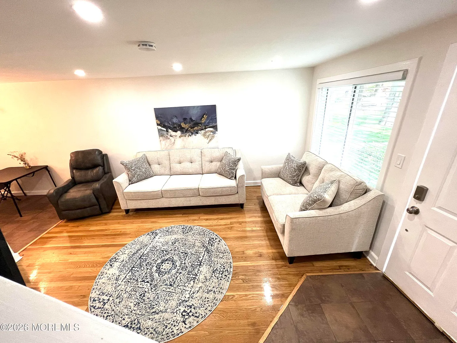 2 bed, 756 sqft, $2,500 — Photo 2