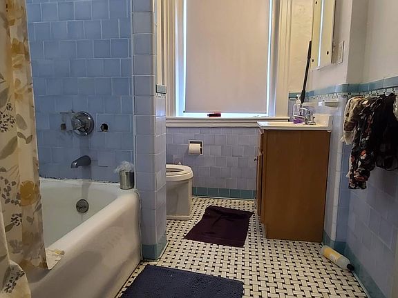 5th image of 2042 Commonwealth Ave #28