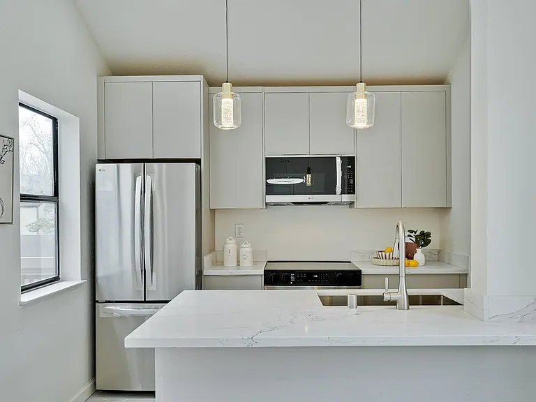 1422 Main Entrance Dr — Photo 8