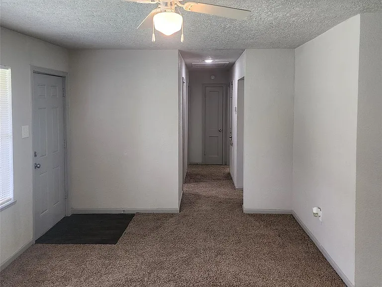 5244 Enyart St — Photo 2