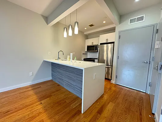 Rented by Rumah Realty Inc | media 2