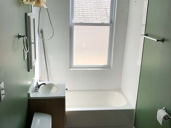 2nd image of 5020 N McVicker Ave #2-F