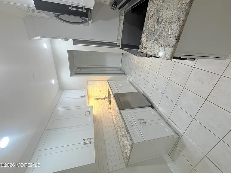 35 Amberly Dr #J — Photo 9