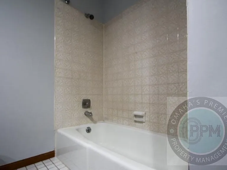 5614 N 116th Avenue Cir — Photo 8