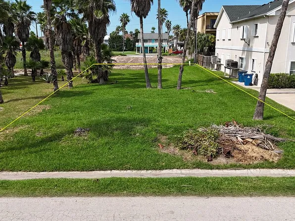 118 E Saturn Ln, South Padre Island, TX 78597