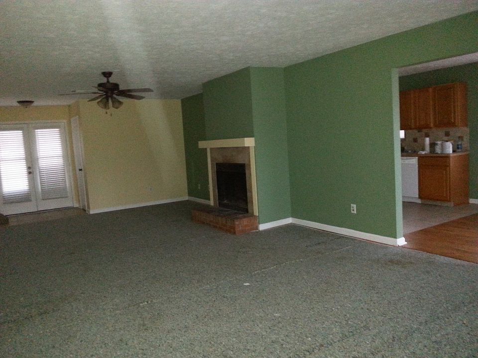 1st image of 7053 Lakeview Dr
