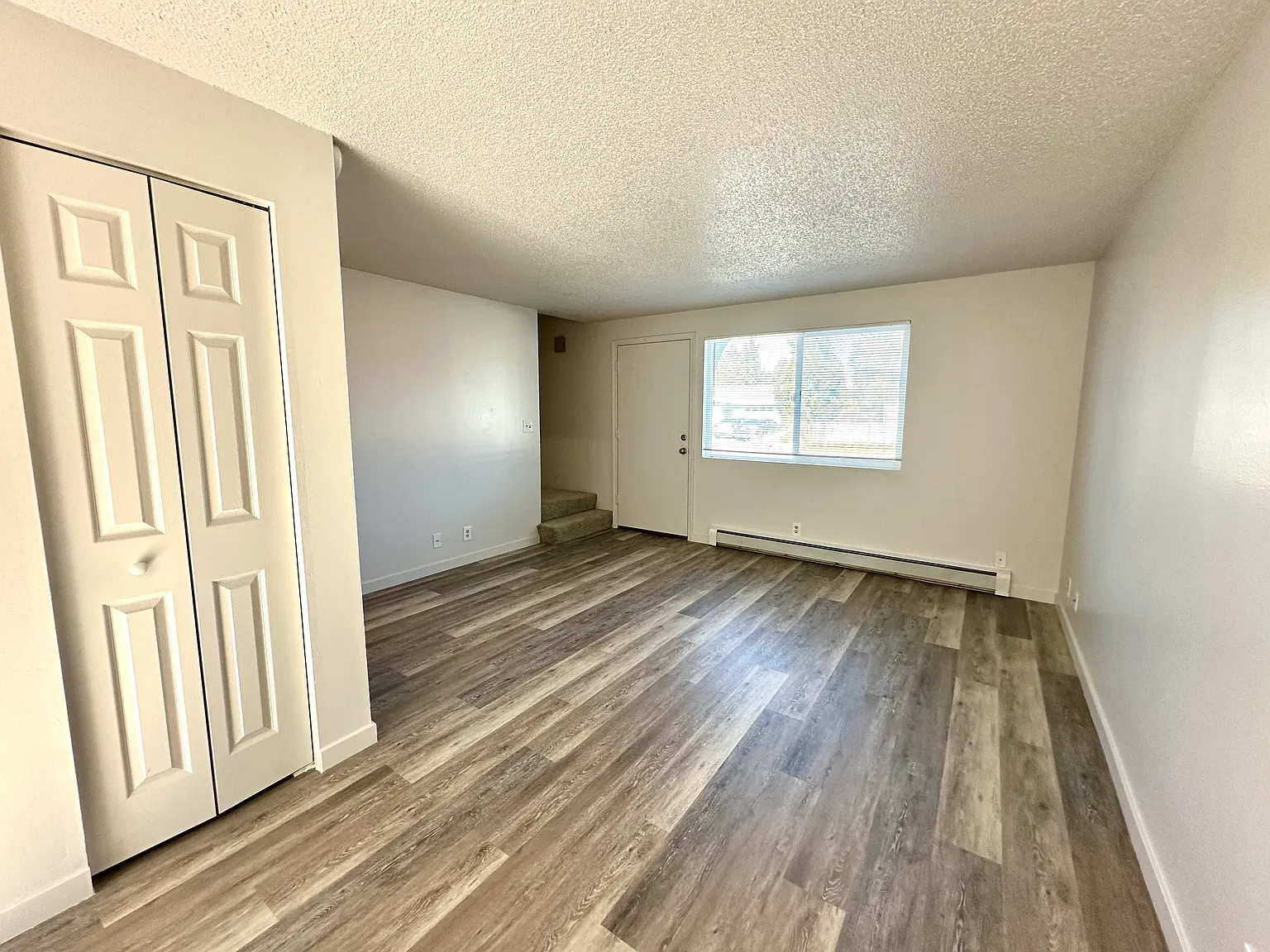 2 bed, 1.5 bath, 864 sqft, $1,625 — Photo 3