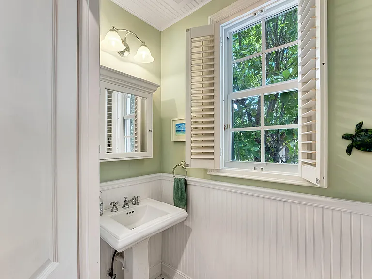 306 N Swinton Ave — Photo 36