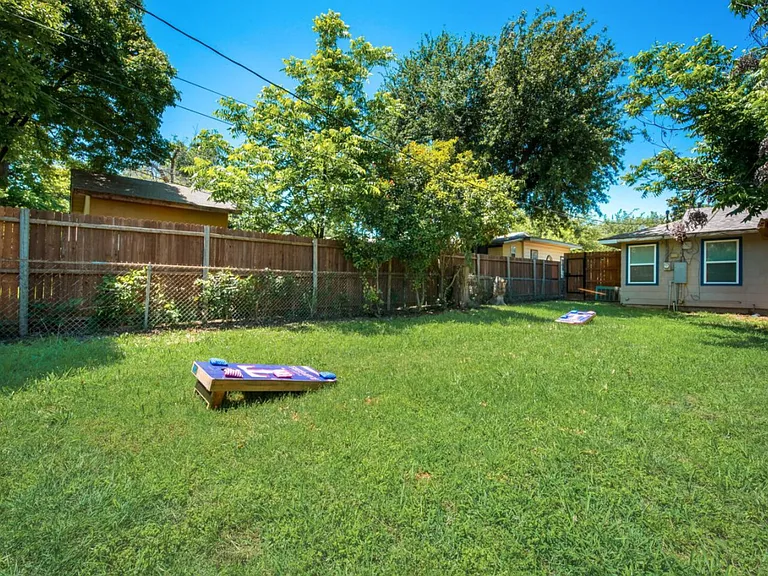 Circle Dr — Photo 62