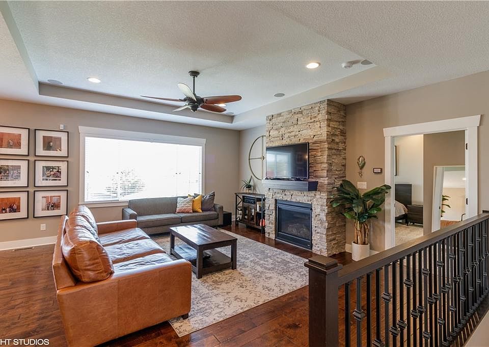 8905 Silver St, West Des Moines, IA 50266 | Zillow
