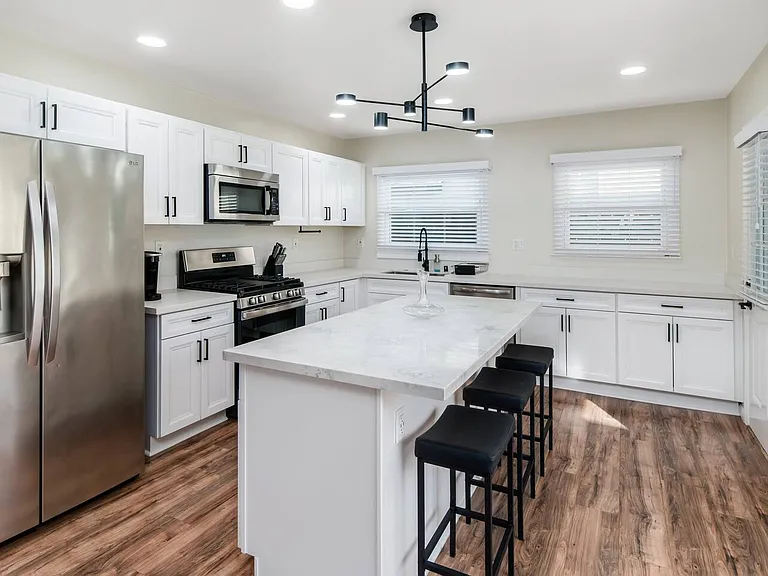 5209 Solola Ave — Photo 7