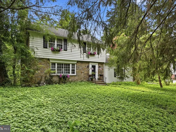 200 Ladbroke Rd, Bryn Mawr, PA 19010